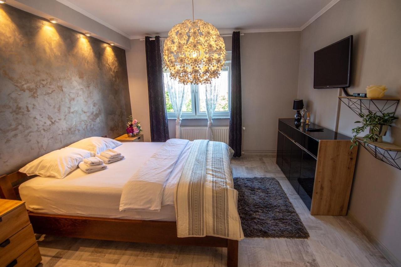 Apartman Pannonica Pin 0-24H 슬라본스키브로드 외부 사진